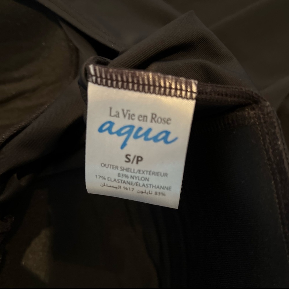 2/ $20 La Vie En Rose Aqua - Picture 4 of 5